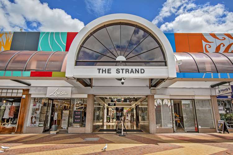 The Strand - 24 Bank Street_0