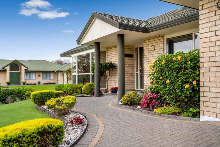 1 Conacher Close_3
