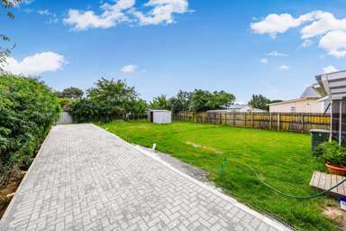 8a & 8b Nikau Road_4