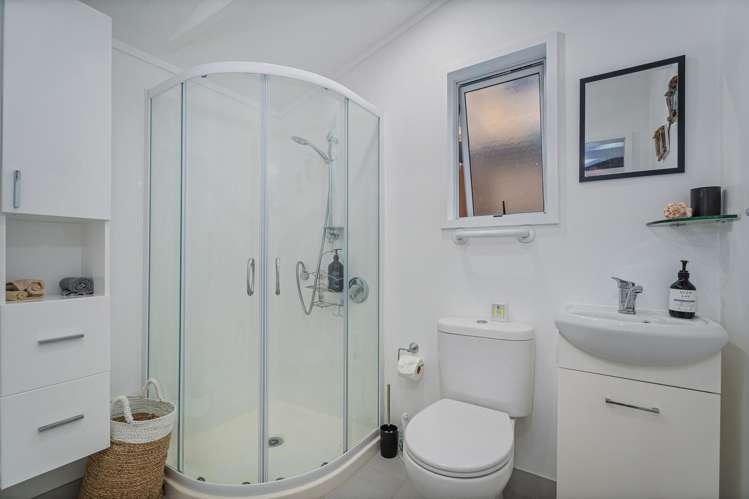 17 Cemetery Road Kuaotunu_18