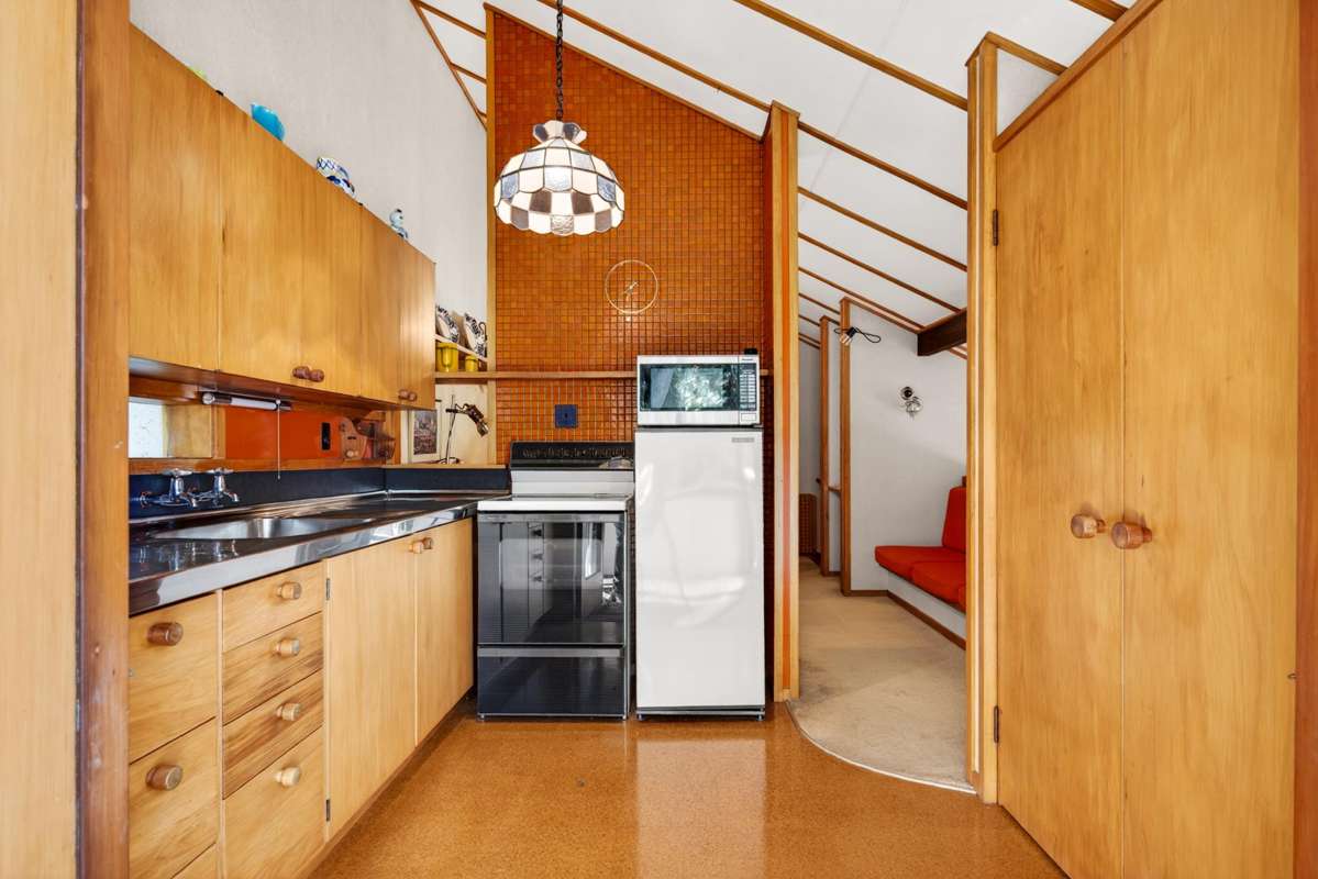 122A Chaucer Road North_3