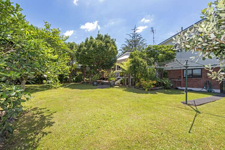 14 Baringa Place Botany Downs_19