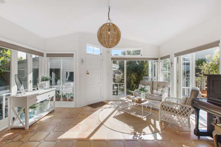 103 Beach Road Mellons Bay_1