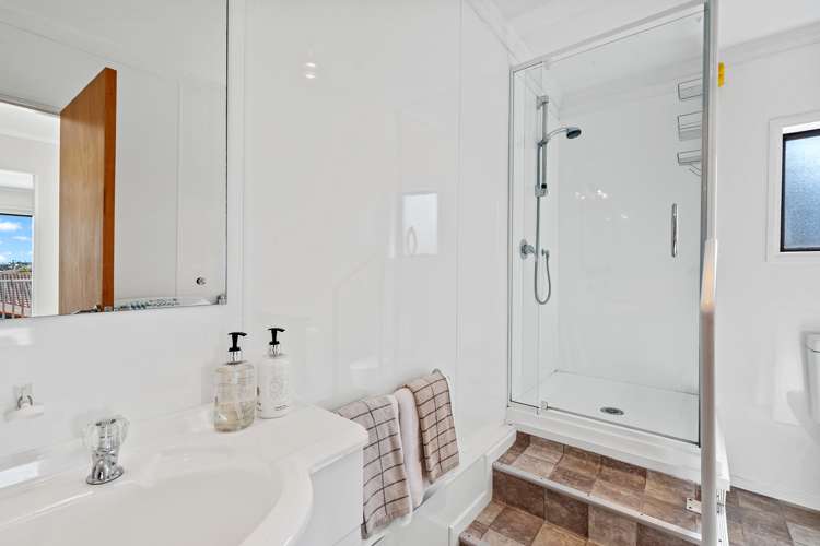 852 Beach Road Waiake_21