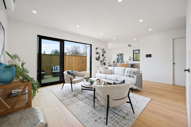 12B Butley Drive Farm Cove_7