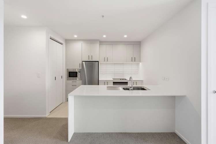 904/8 Waikumete Road Glen Eden_10