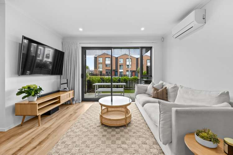 2/73 Hobsonville Point Road Hobsonville_2