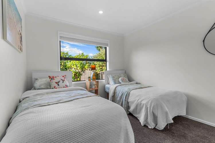 71 Pyle Road West One Tree Point_12