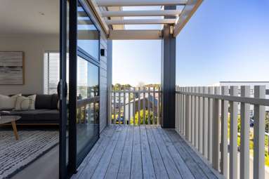 9 Mahana Road (Mahana Apartments)_2