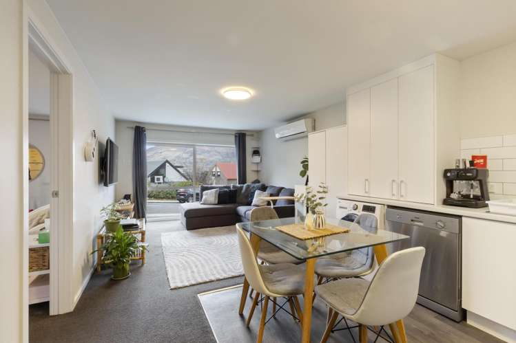 26 Williams Street Fernhill/Sunshine Bay_17