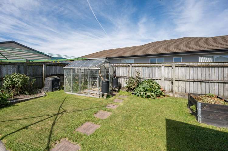 74 Aldinga Avenue Stoke_16