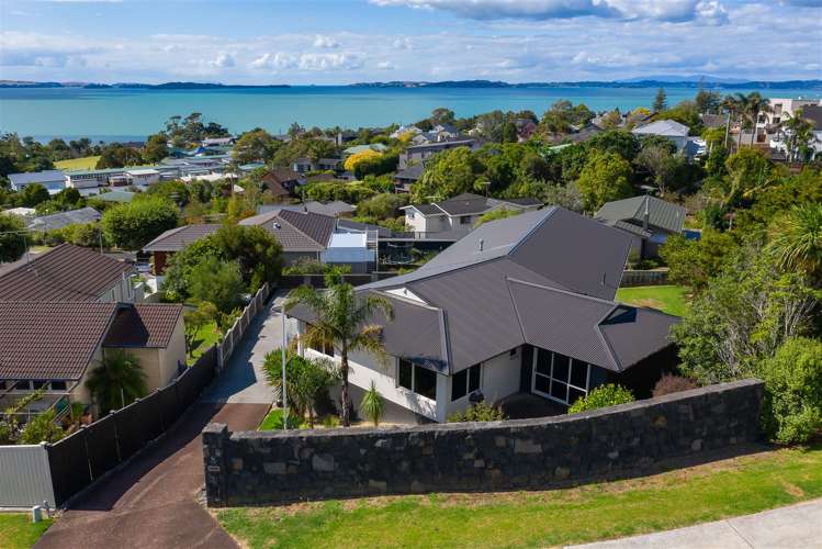 7 Paisley Street Mellons Bay_29