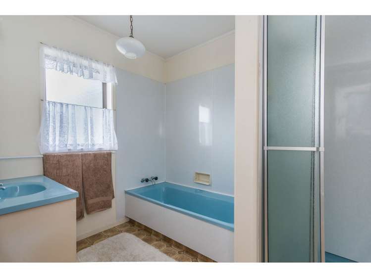 2/75a West Coast Road Glen Eden_12