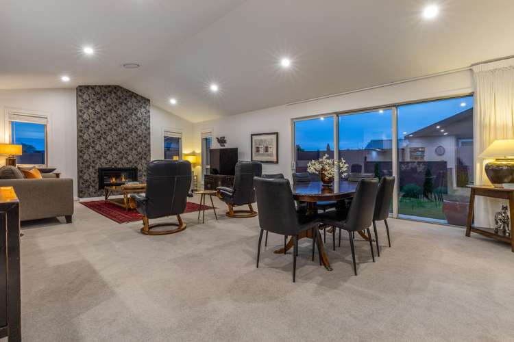25 Phoenix Palms Grove Levin_10