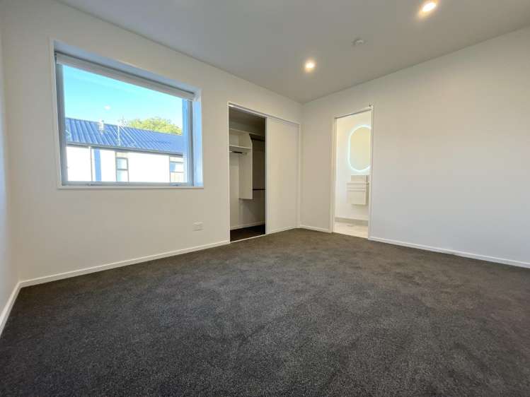 2/111 Neville Street 10222_8