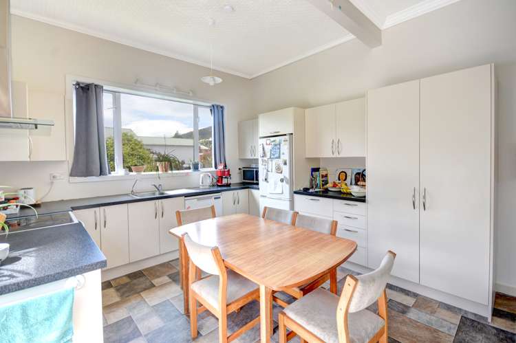 123 North Road North East Valley_6