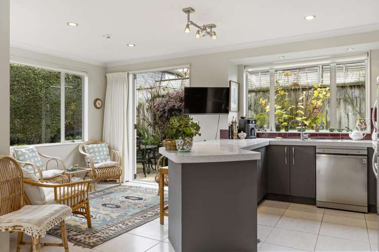12a Gradwell Place Two Mile Bay_8