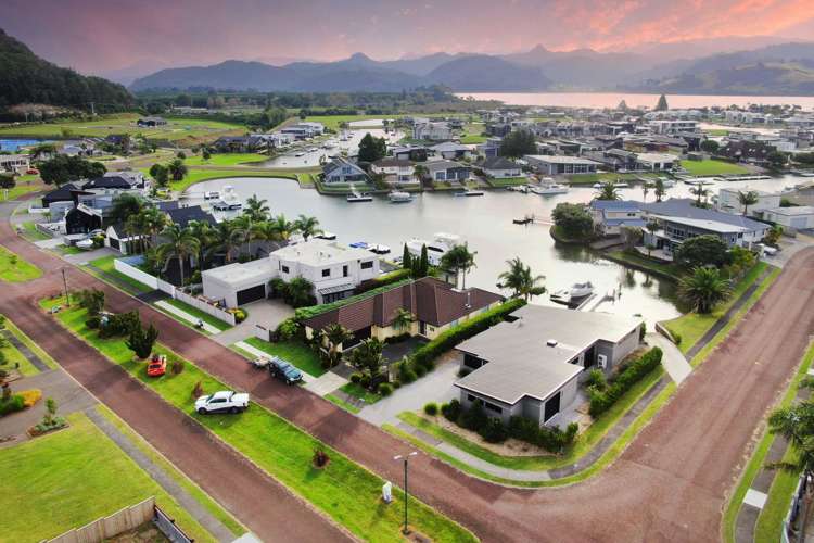 421 Waterways Parade Pauanui_25