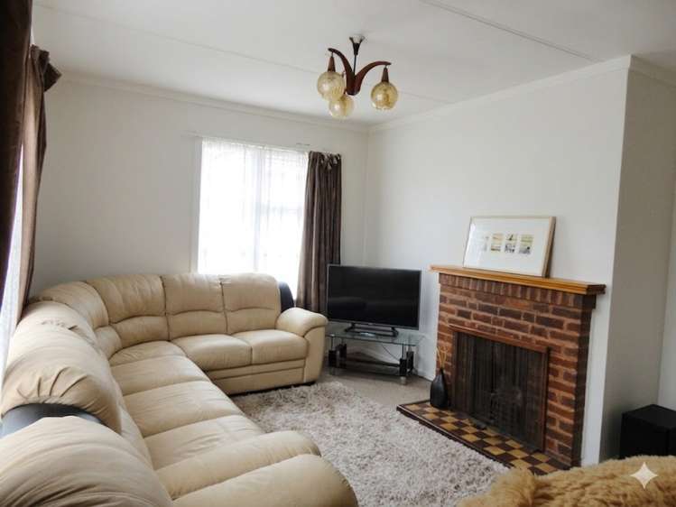 35 Preston Avenue Mount Albert_1