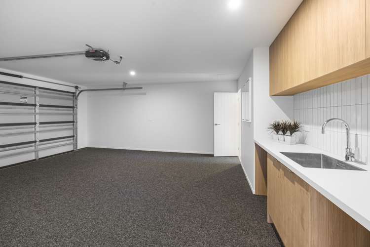 6 Burns Street Westown_24