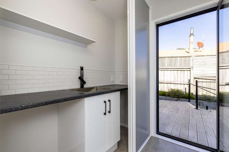 79 The Esplanade Raumati South_21