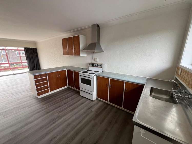 3/8 Pamela Place New Lynn_8