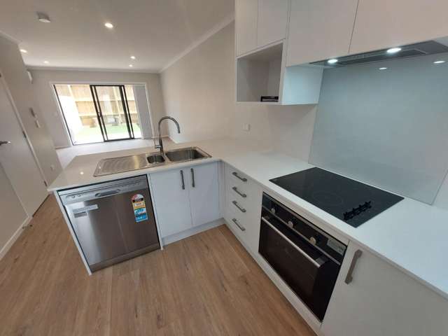 24/125b Metcalfe Road Ranui_2