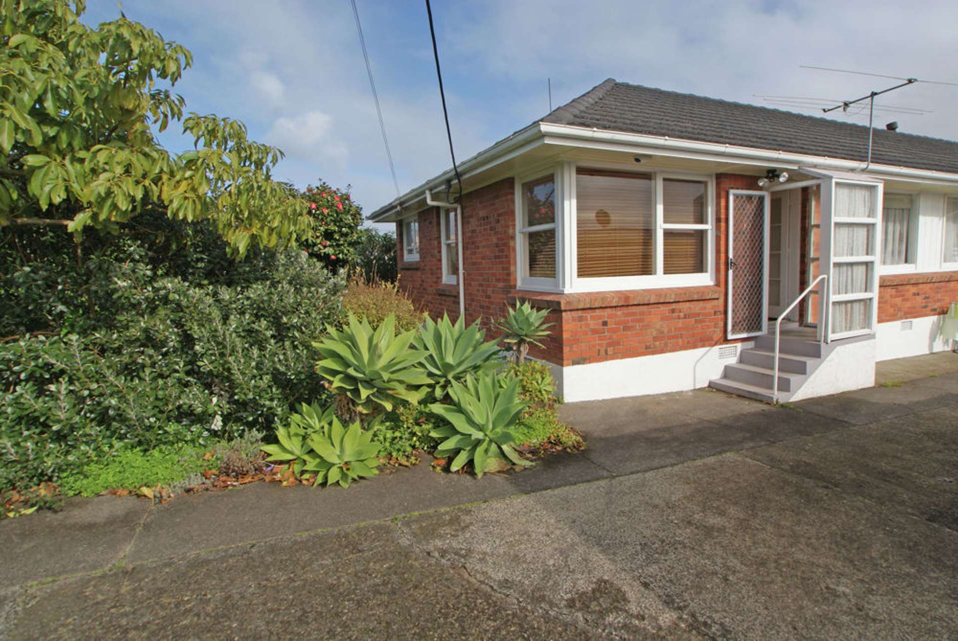 1/2 Archibald Road Kelston_0