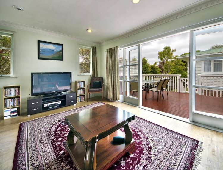 6 Deane Avenue Titirangi_10