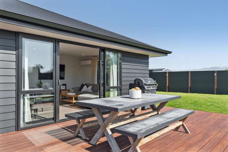 8 Old Orchard Road Solway_25