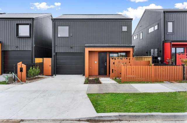 4-Bedroom Home in Karaka Village
