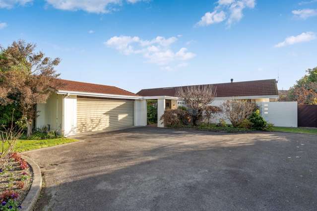 1970s Architectural Elegance