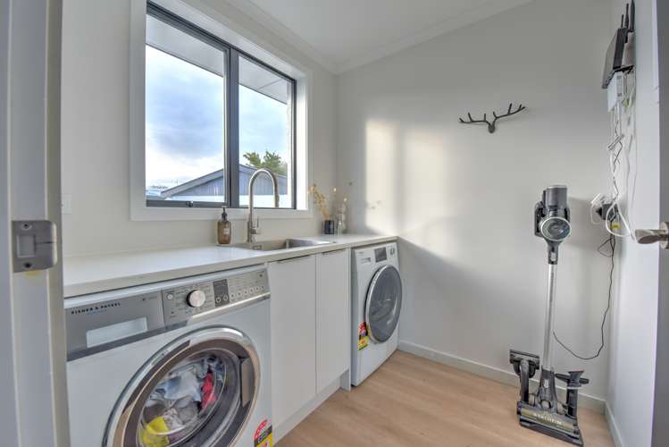 17 Waverley Street Gore Surrounds_10