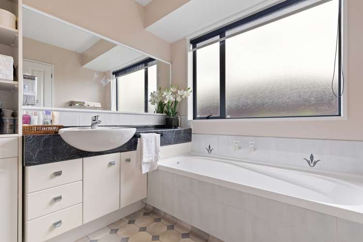 42 Bella Rosa Drive Hei Hei_13