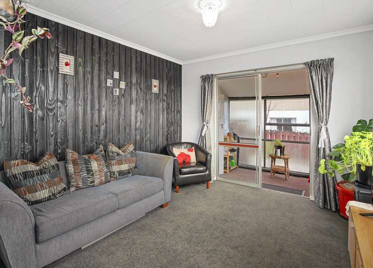 1/12 Cobham Crescent Stoke_6