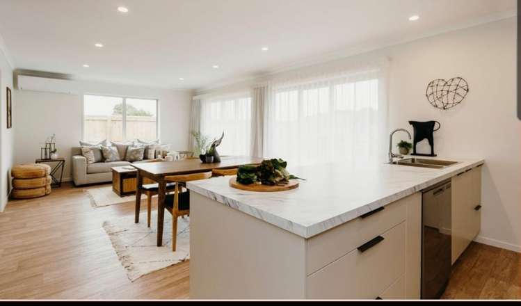 10 Karearea Drive Coastlands_2