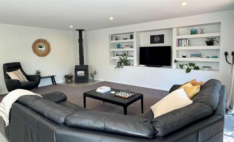 23 Pandora Avenue Camerons_6