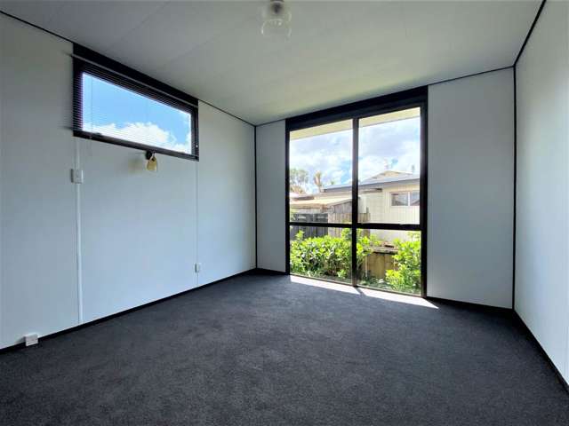 2/51 Seaview Road Castor Bay_4