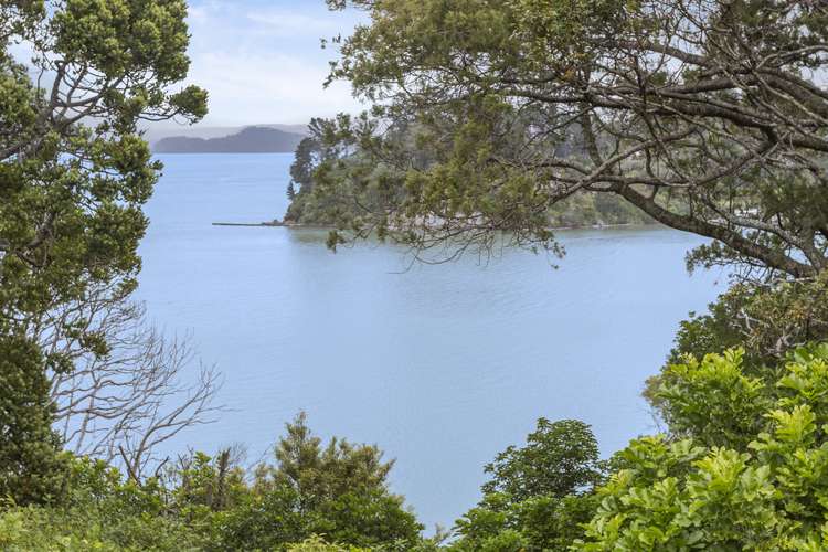 47 Arapito Road Titirangi_12