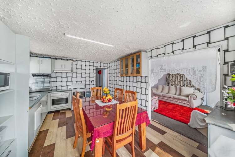 4 Serrano Place Clover Park_5