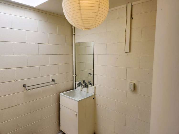 2/1 Corrella Road Belmont_8