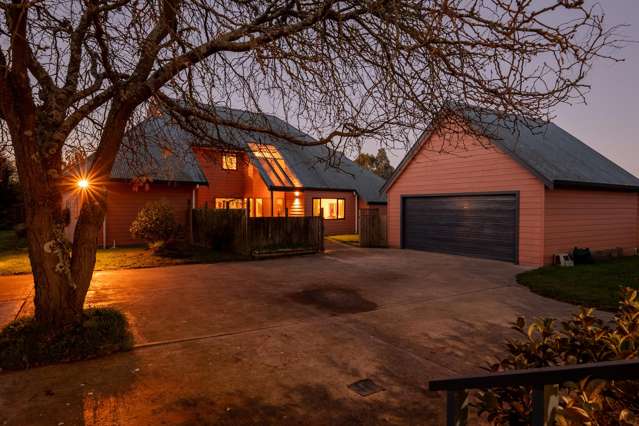 Architectural Lifestyle With Busy B&B
