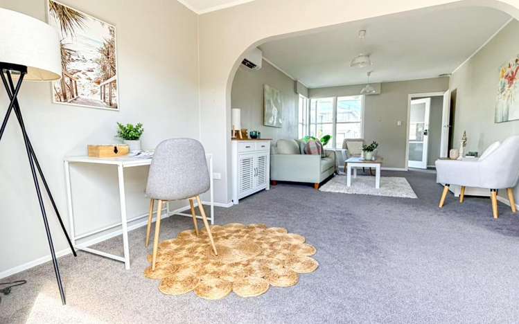 64 Mark Avenue Paparangi_4