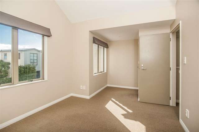 2/63 Vermont Street Ponsonby_4