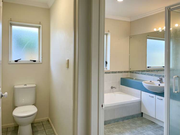 18 Castlehill Court Wattle Downs_6