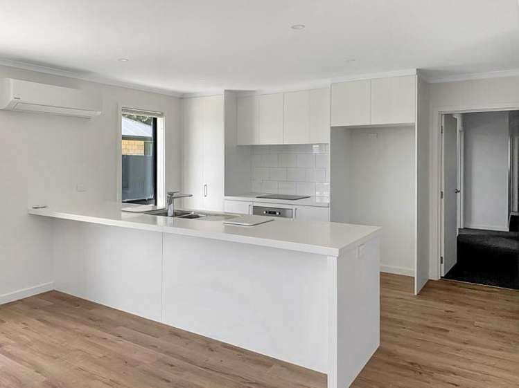 44 Geoff Geering Dr Netherby_1