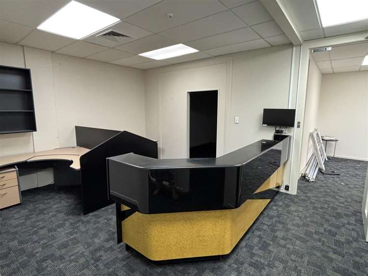 Various at 240/238 Victoria Street Hamilton_1