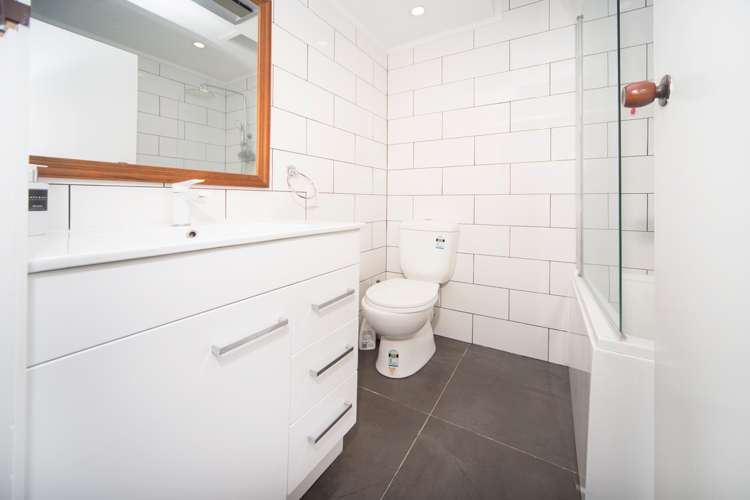 1/13a Eskdale Road Birkdale_8