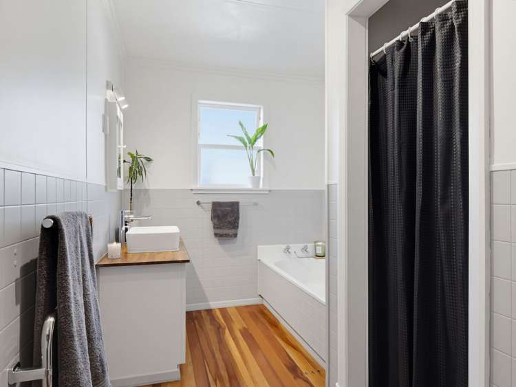 56 Lockhart Avenue Milson_21