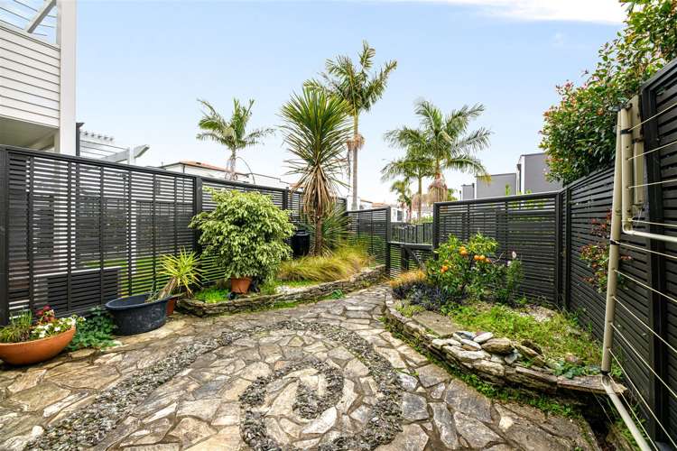 20/218 Green Lane Epsom_12